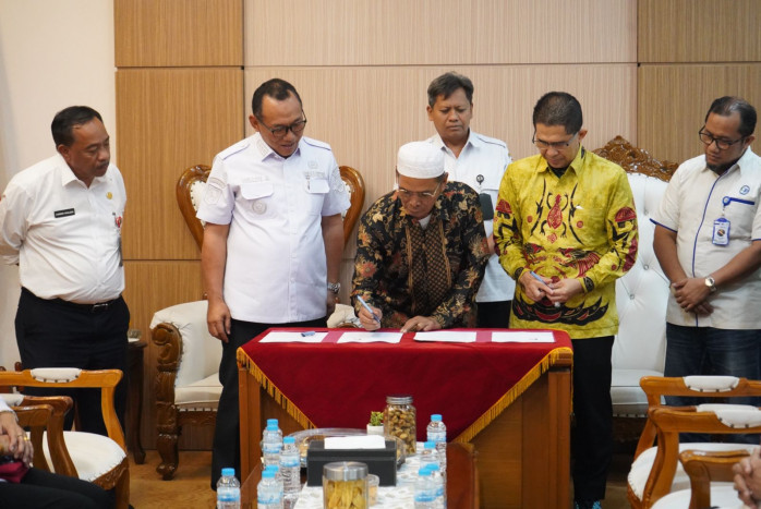 Jadi Proyek Percontohan, Wali Kota Helldy Saksikan Serah Terima PAMSA Kepuh