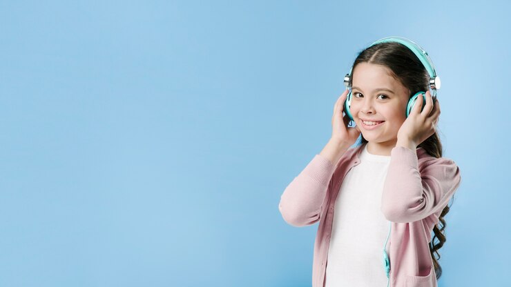 Berisiko Ganggu Pendengaran, Batasi Penggunaan Headphone-Earphone pada Remaja