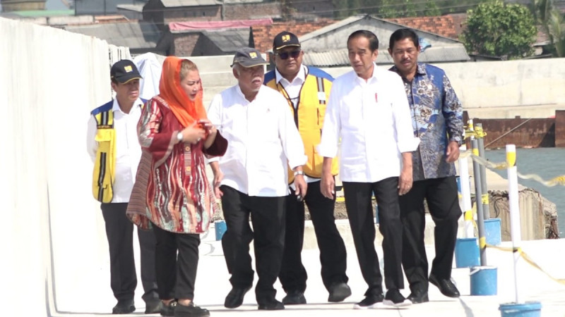 Jokowi Berharap Tanggul Laut Semarang Dapat Menahan Rob Selama 30 Tahun
