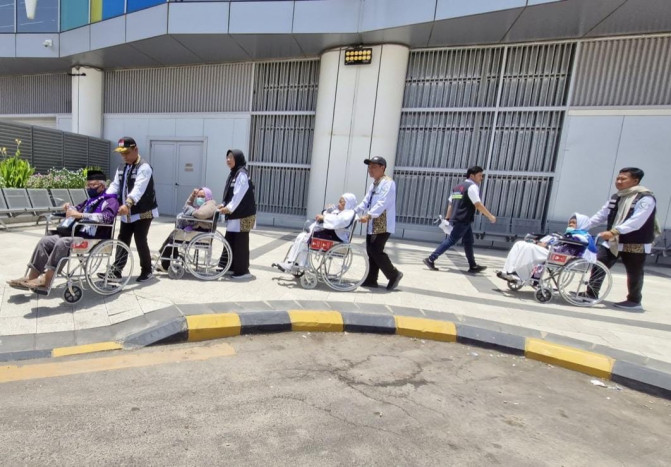 Jemaah Haji Lansia Terfasilitasi 100 Kursi Roda Sumbangan BAZNAS