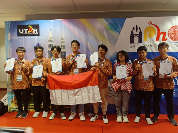Tim Olimpiade Fisika Indonesia Borong Penghargaan di Asian Physics Olympiad di Malaysia