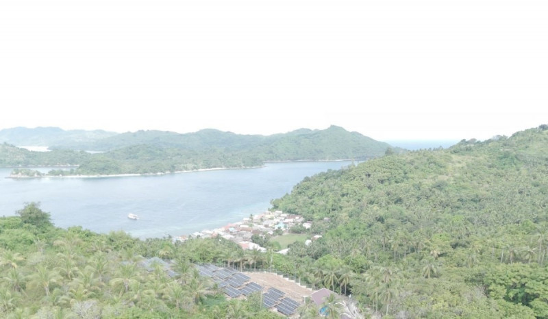 Kurangi 715 Ton Emisi Karbon, PLTS PLN Pasok Energi Bersih bagi Pulau Bembe