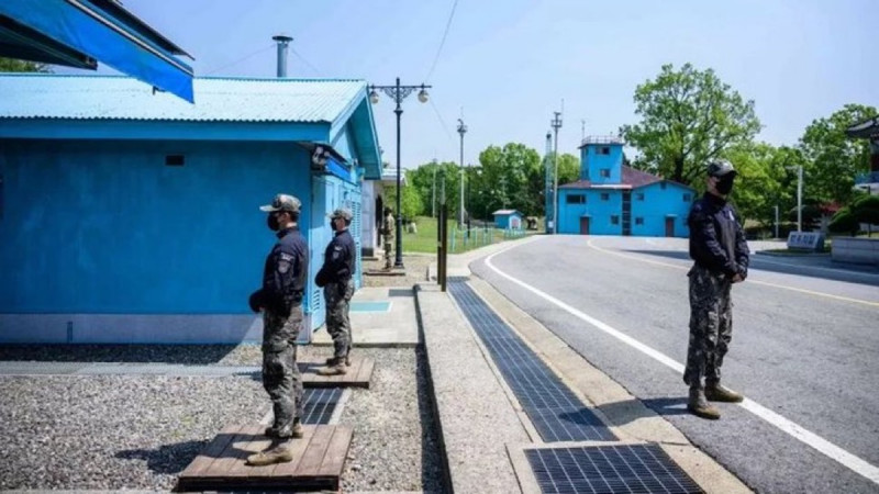 Tentara Korea Selatan Tembak Peringatan Setelah Tentara Korea Utara Melintasi Perbatasan DMZ