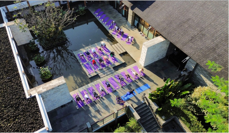 Pullman Ciawi Vimala Hills Resort Spa & Convention Peringati International Yoga Day 2024 dengan Tema Revitalized & Reborn