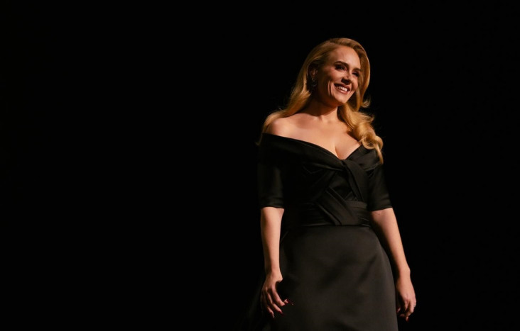 Adele Memanjakan Penggemar Muda di Residensi Las Vegas
