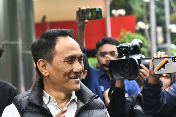 KPK Bakal Hadirkan Andi Arief di Persidangan Korupsi Eks Kader Demokrat