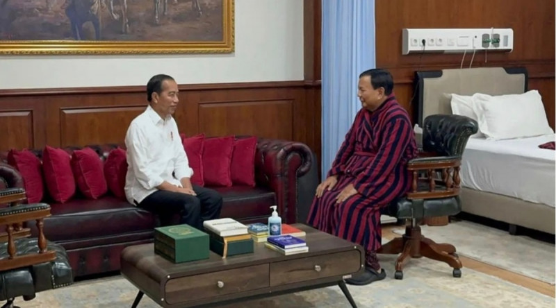 Jokowi Jenguk Prabowo Subianto Usai Operasi di RSPPN