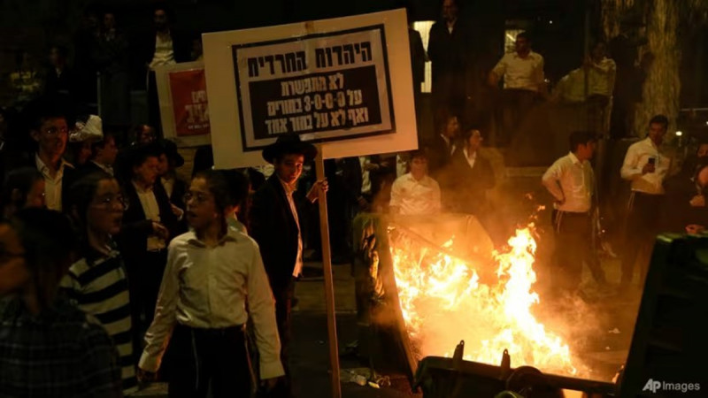 Protes Besar di Yerusalem Terhadap Perintah Wajib Militer bagi Yahudi Ultra-Ortodoks