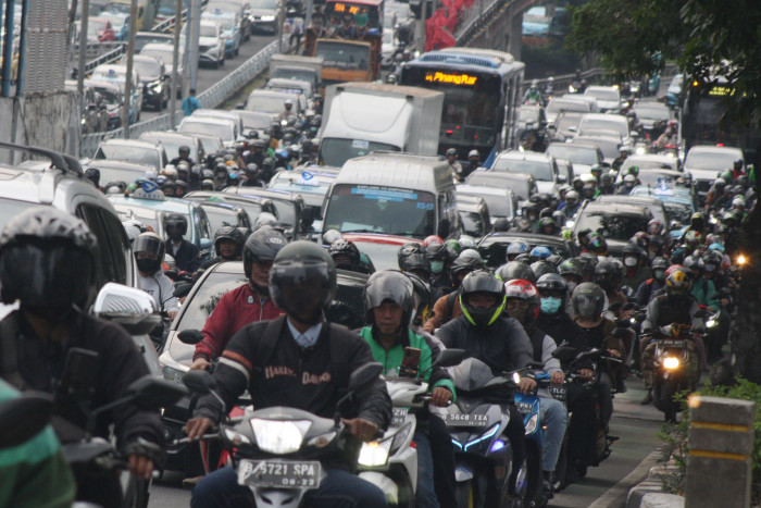 Regulasi Pembatasan Usia Mobil atau Motor belum Bisa Diterapkan di Jakarta