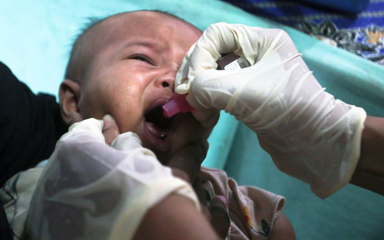 Vacunación para prevenir la polio en cientos de regiones