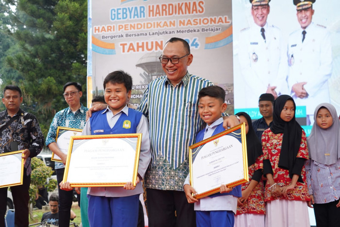 Launching Program Satu Pelajar Satu Rekening, Wali Kota Helldy Terus Fokus Benahi Pendidikan Cilegon