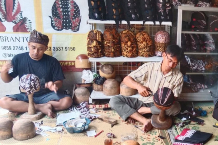 UMKM Perajin Blangkon di Yogyakarta Diberikan Pembiayaan dan Pendampingan